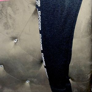 Cute leggings has lots of life good/fair